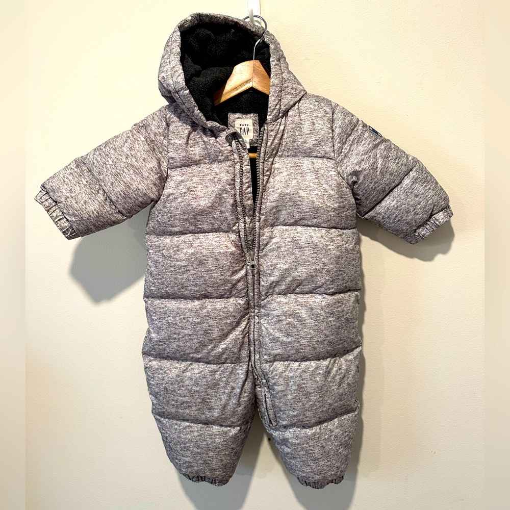 🛑 SOLD! Baby Gap Puffer Snowsuit 6-12mo Heather Grey EUC